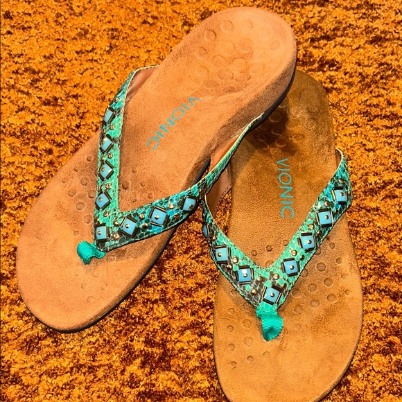 Vionic Turquoise Patterned Sandals - Picture 6 of 8